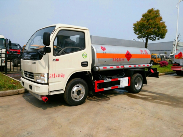 東風藍牌2.3方加油車